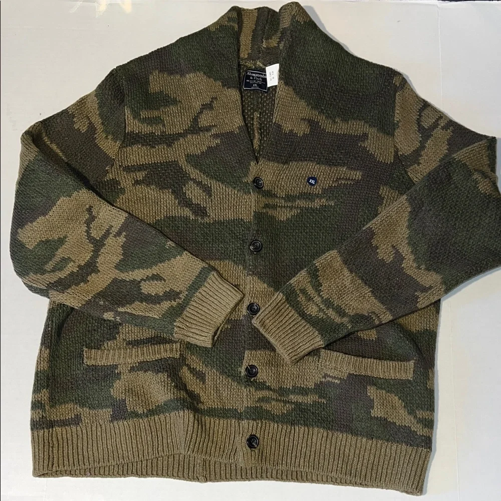 Abercrombie & Fitch Men's Shawl Cardigan in Olive Camo Size XXL - Picture 3 of 14